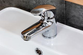 Смеситель для раковины OneLife P01-021cr полимерный