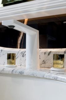 Смеситель для раковины Boheme Venturo 150-WG-TOUCH белый/золото