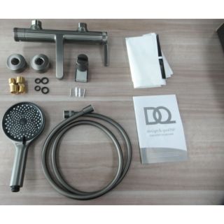 Смеситель для ванны с душем DQ Bonn короткий излив графит (DA1703206)