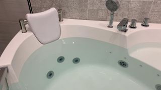 Гидромассажная ванна Frank F164 угловая 1400х1400х600