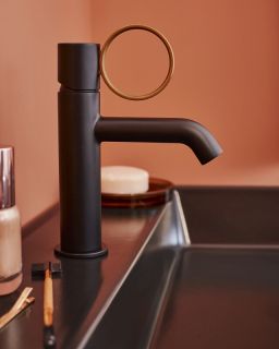 Смеситель для раковины Jacob Delafon Vivienne Signature E38682-LB3-BL чёрный матовый/латунь